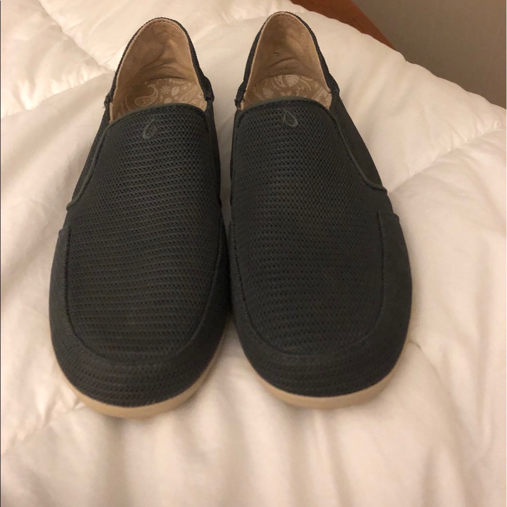 Olukai woman's slip on shoes